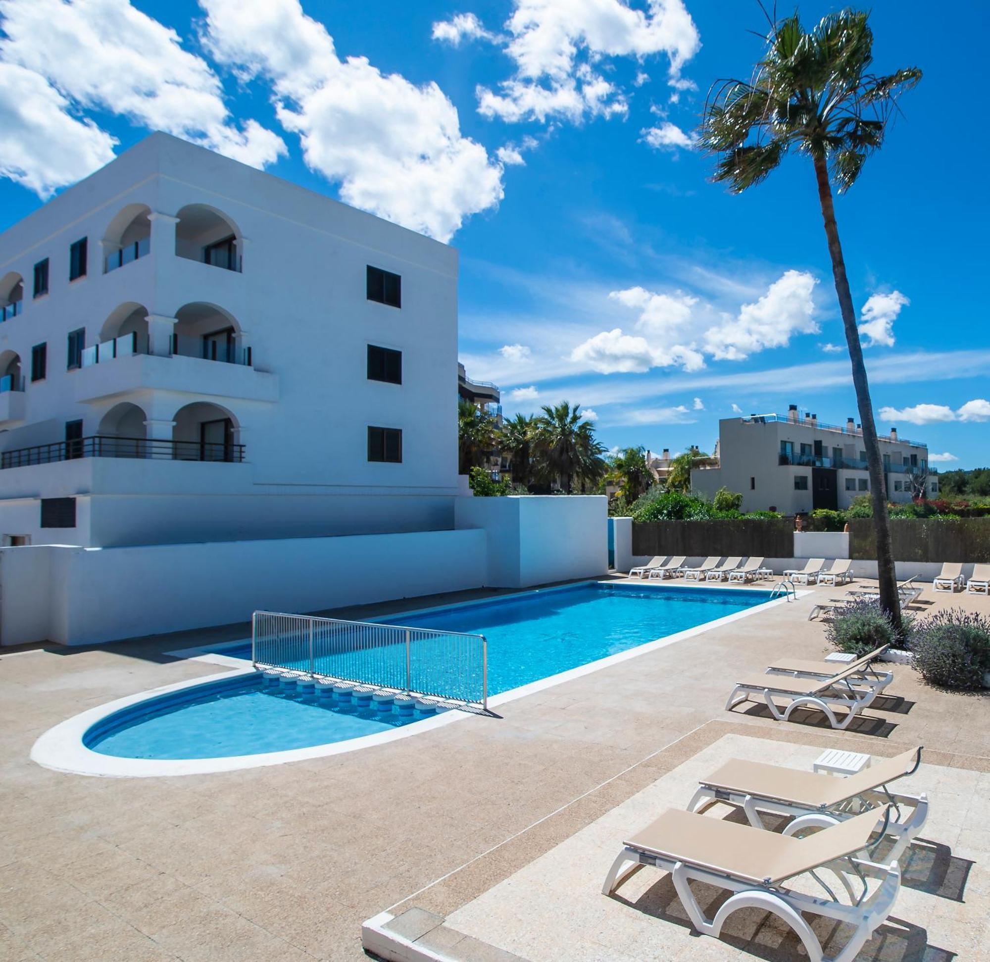 Pierre & Vacances Ros Ibiza Santa Eularia des Riu Luaran gambar