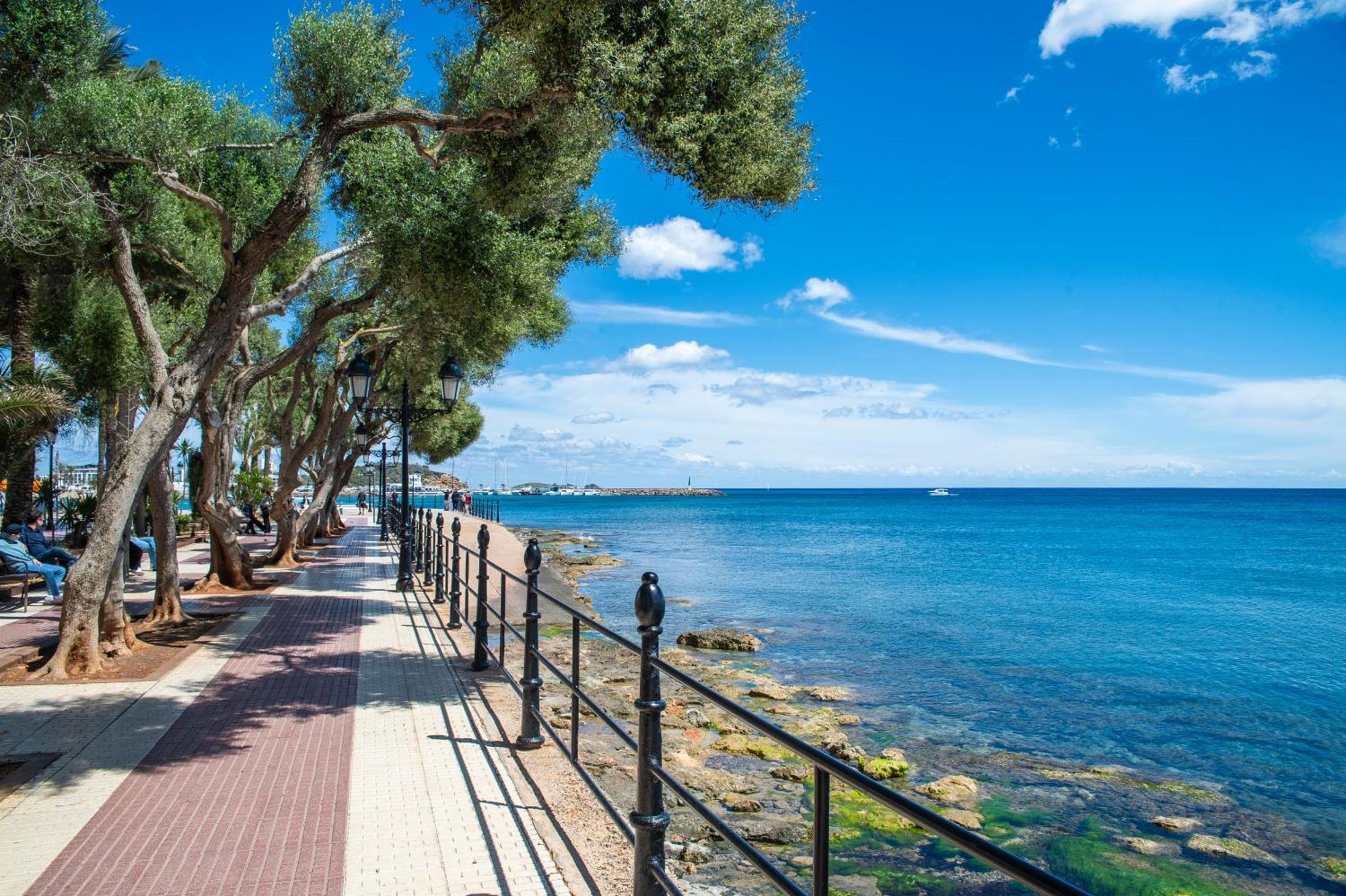 Pierre & Vacances Ros Ibiza Santa Eularia des Riu Luaran gambar